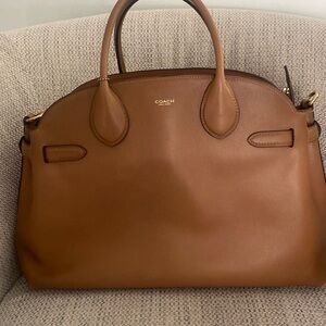 Coach empire, 40 honey tan Leather Satchel with Pebbled Texture